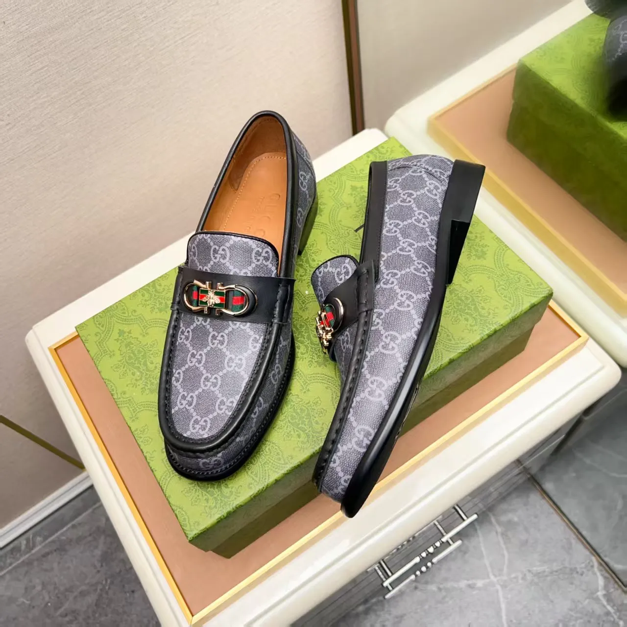 Men's men's shoes 💰460 🆘【GUCCI】Gucci ·🐂里· Hot-selling pea shoes top brand luxury, top quality, the latest fashion pea shoes.. The upper is made of original first-layer cowhide. (Full first-layer water-dyed 🐂 leather·inner). The original stylish and stylish soft rubber wear-resistant and non-slip outsole is light and comfortable on the foot, available in 3 colors! Matching code: 38-44 (customized at 45.46.47)